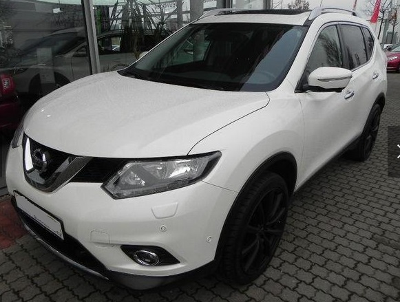 Left hand drive NISSAN X TRAIL 1.6 dCi 360 4x4i + Winterräder/Navi/AHK/Glasdach